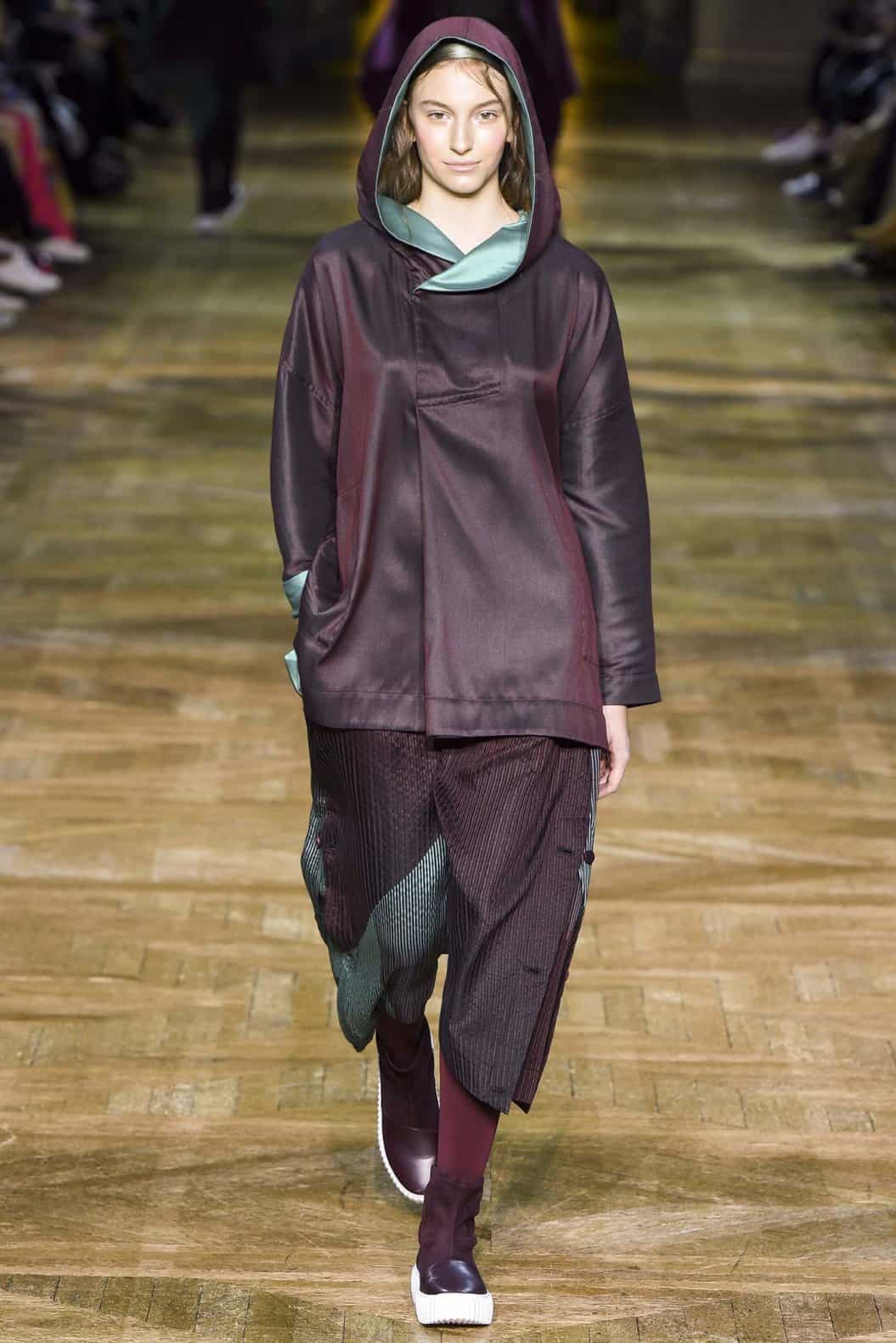 【美品】ISSEY MIYAKE 17AW ニット セットアップ ISSEY MIYAKE AUTUMN WINTER 2017 COLLECTIONS17 – ISSEY MIYAKE